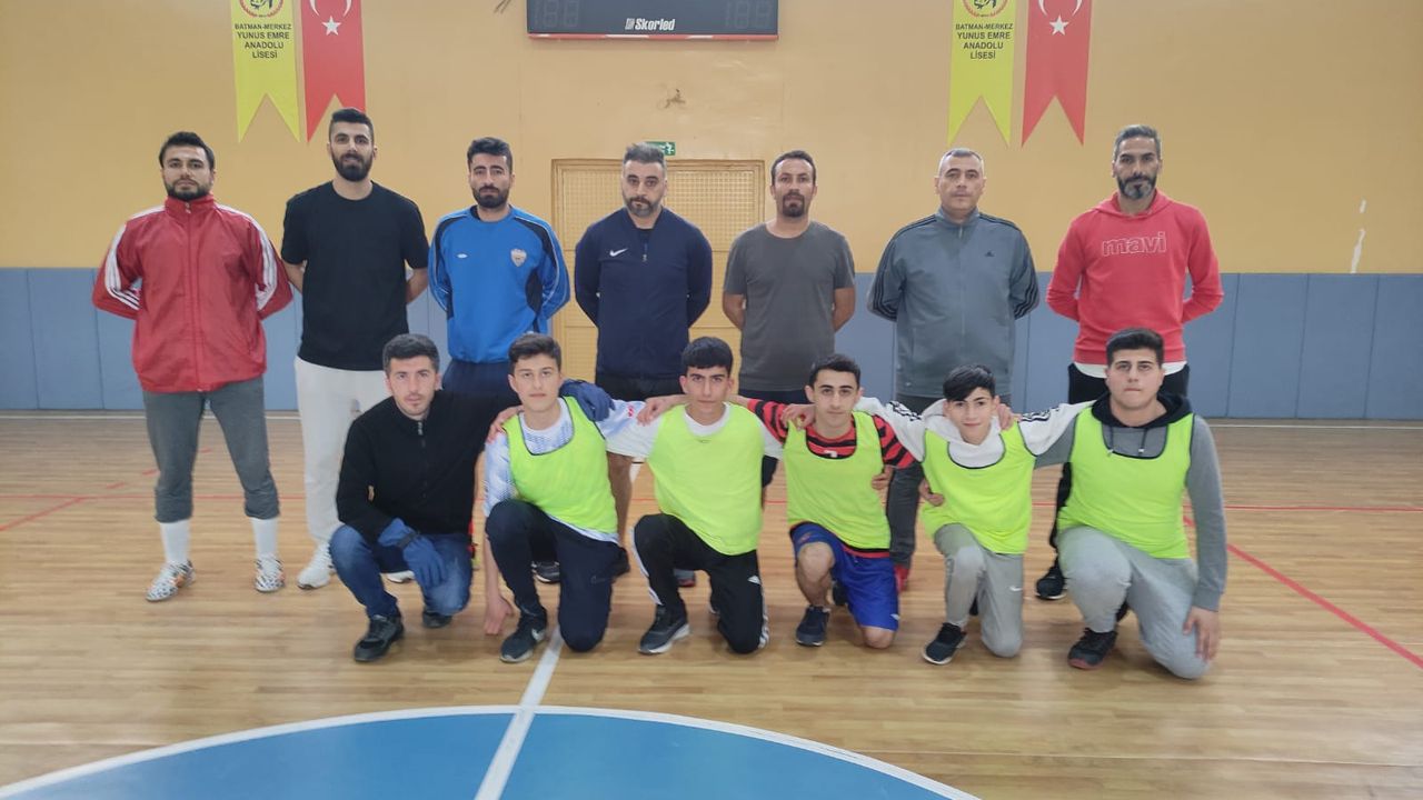 Yunus Emre Anadolu Lisesi "Sosyal Hayat ve Uyum" Kapsamında Turnuvalar Düzenliyor