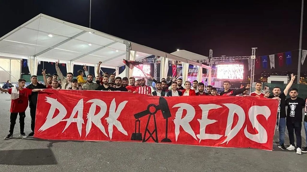 Dark Reds İstanbul'da şampiyonluk kutlaması düzenledi