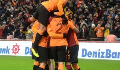 Derbide Galatasaray, Trabzonspor'u 2-1 yendi