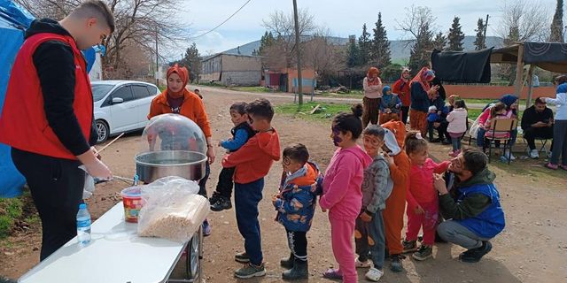 Gençlik, 10 gün Nurdağı ve İslahiye'de depremzedelere yardımcı olacak