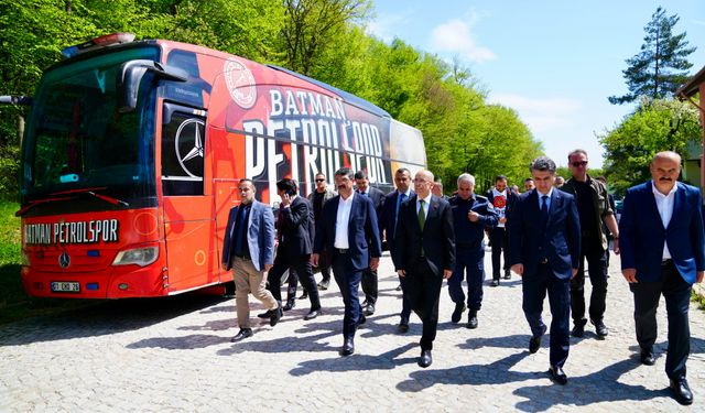 Bakan Şimşek’ten Batman Petrolspor’a moral ziyareti