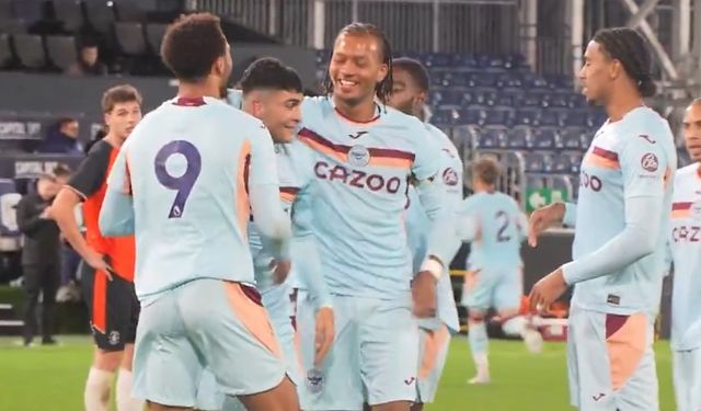 Batmanlı Yunus Emre İngiltere’de şov yaptı