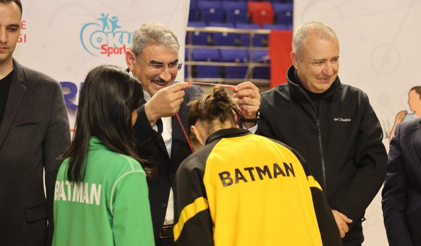 Batmanlı hentbolcular Türkiye kürsüsünde