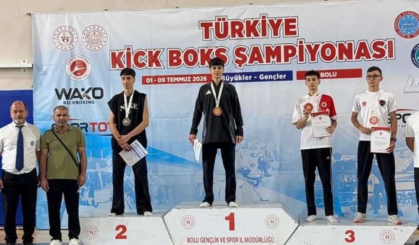 Batmanlı Semih Çelik kick boksta Türkiye şampiyonu oldu