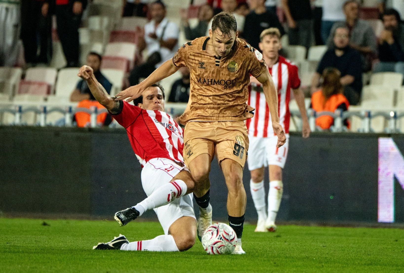 Mardinspor Sivasspor deplasmanından 1 puanla döndü